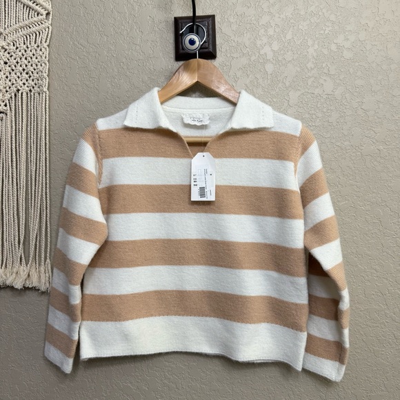Sadie & Sage Sweaters - NWT Sadie & sage sz L White /Sand Lorelei Stripe cropped collar Sweater